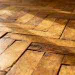 Choisir un parquet ancien authentique et durable sans aucun texte