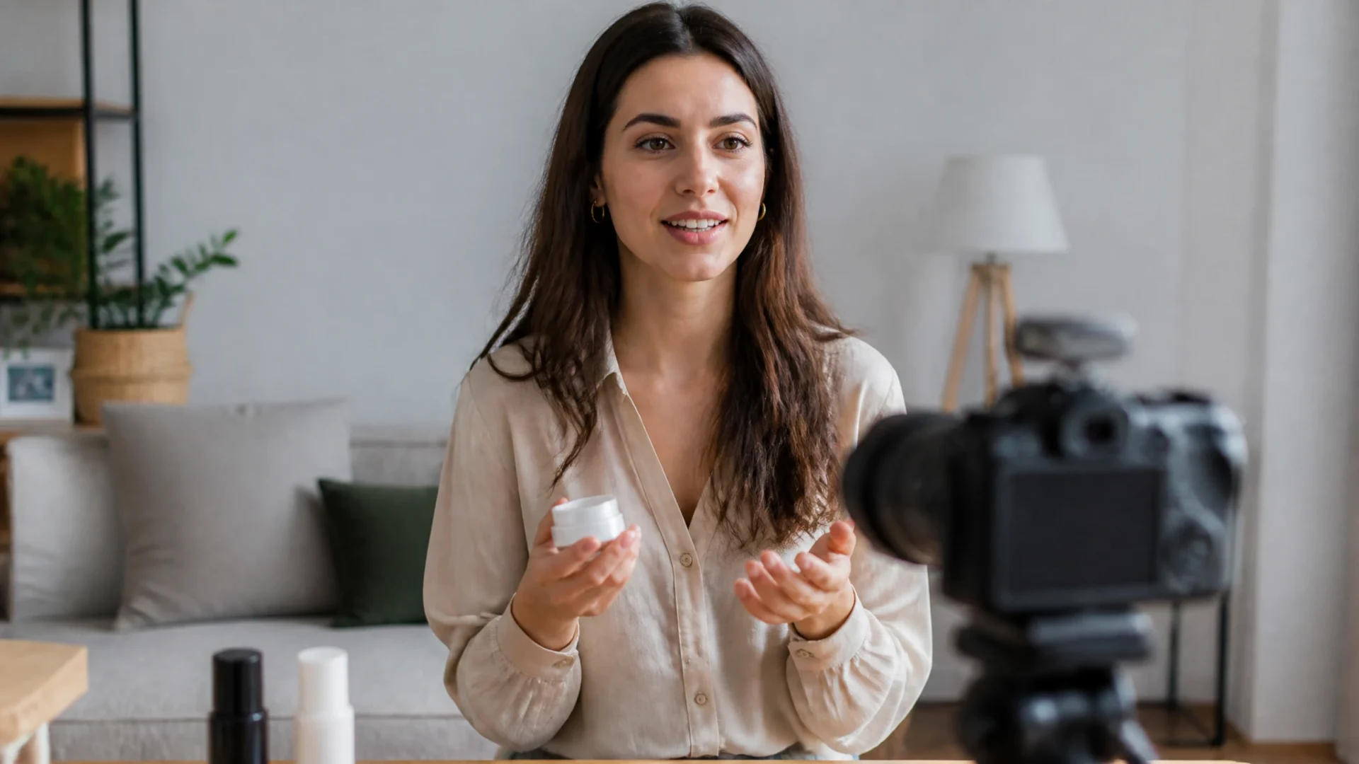 Quel est le féminin de influenceur ? La forme correcte est influenceuse
